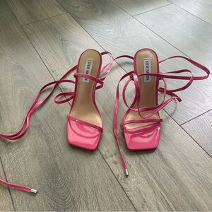 Size 7 new Steve madden tie up heels